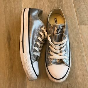 Size 6.5 converse